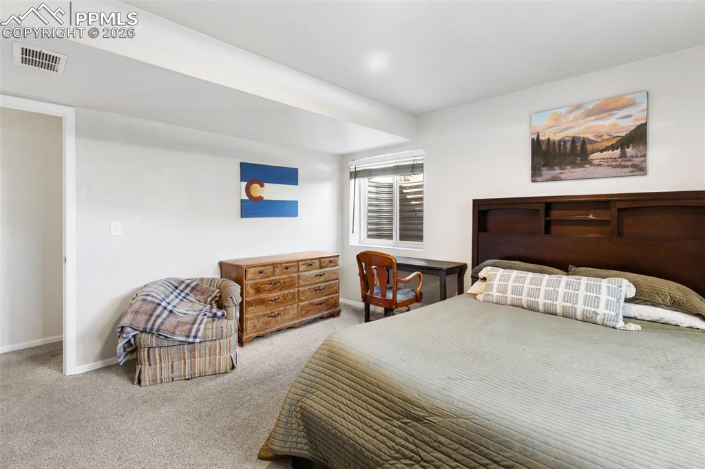 Image 15 of 21: Bedroom