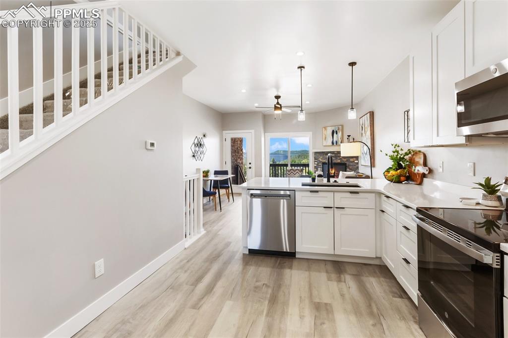 Image 14 of 36: Kitchen