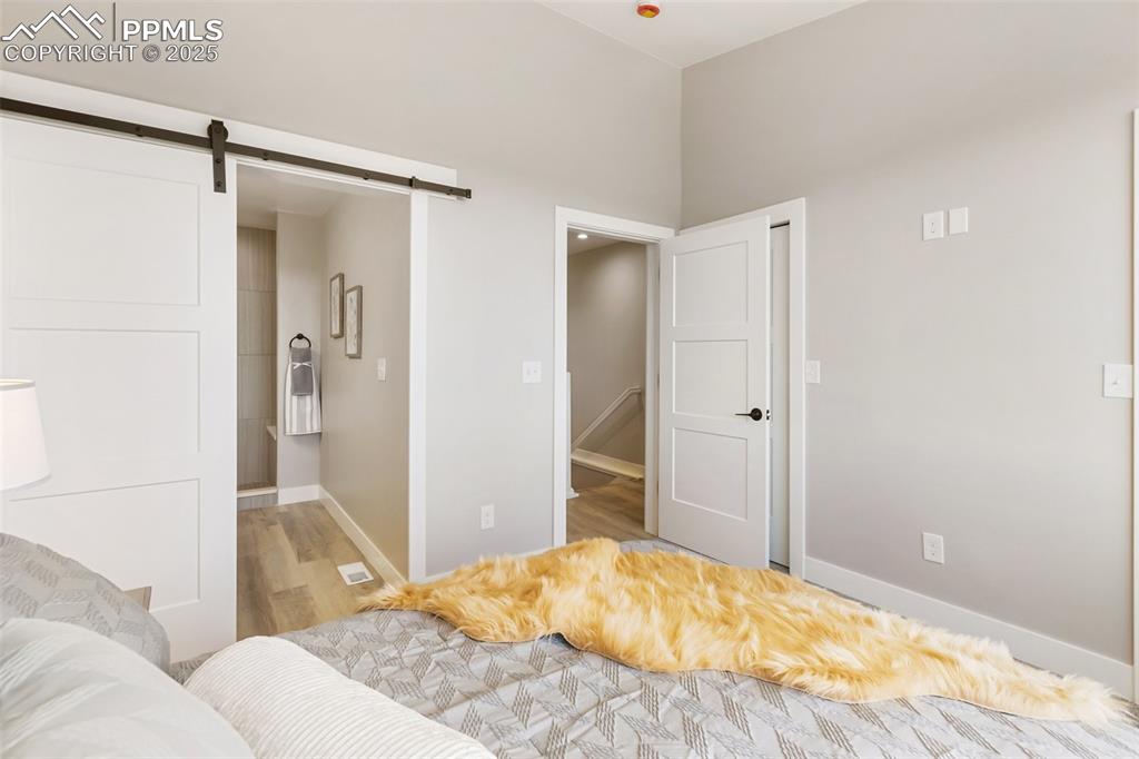 Image 24 of 36: Bedroom