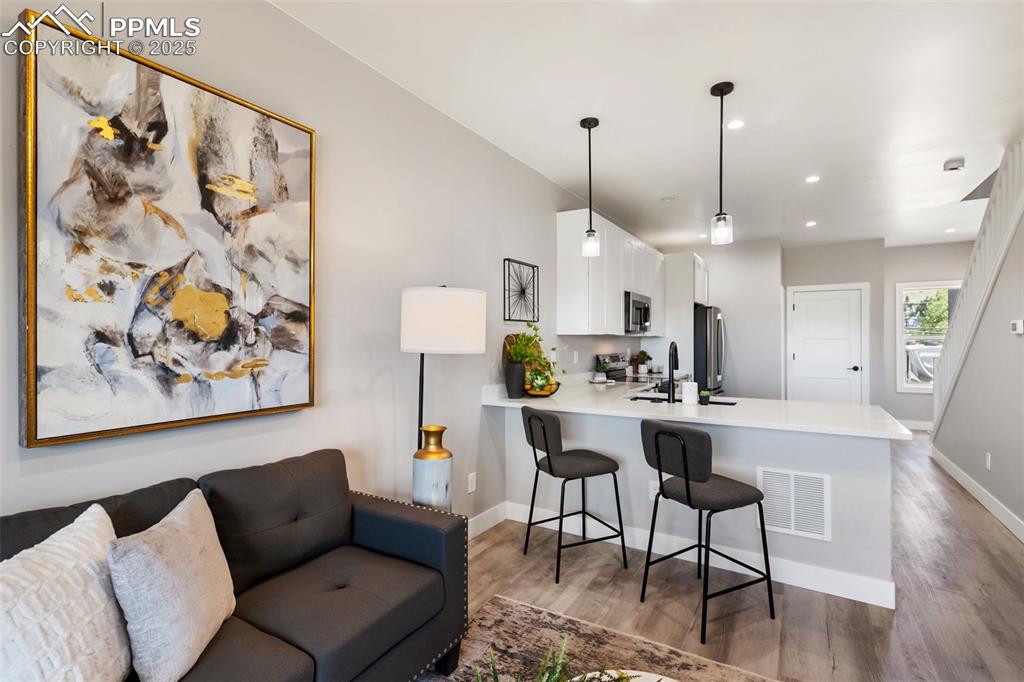 Image 6 of 36: Kitchen