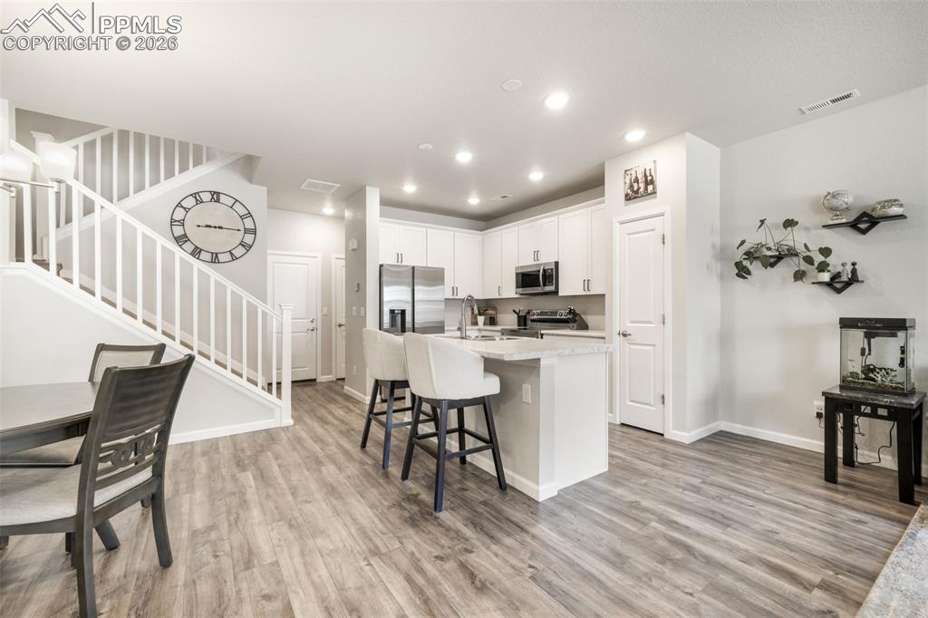 Image 10 of 48: Entry