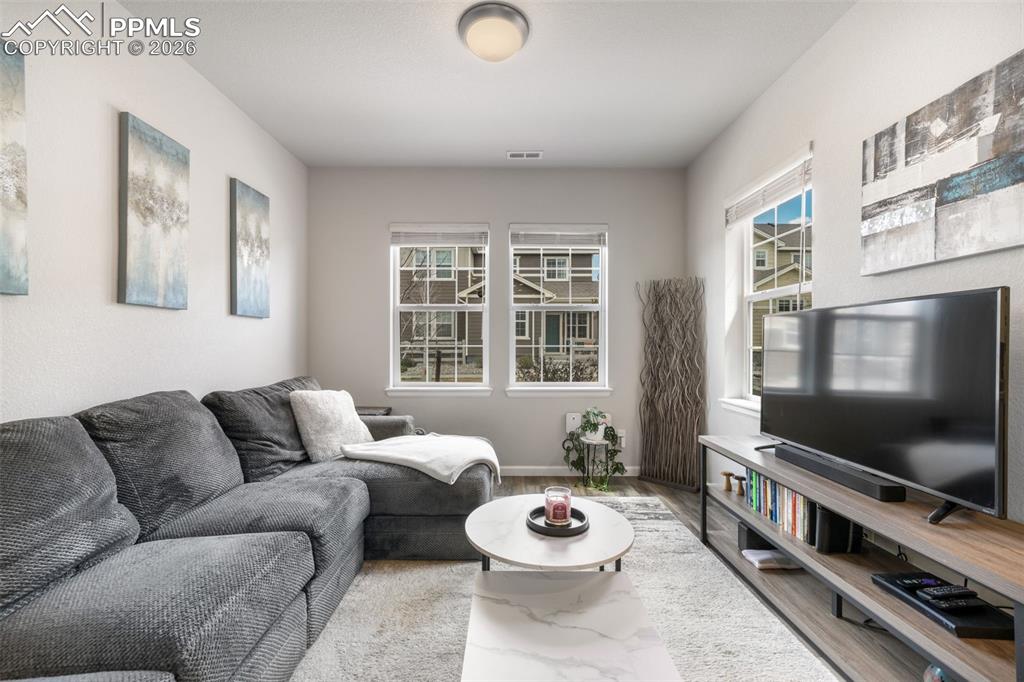 Image 22 of 48: Living Room