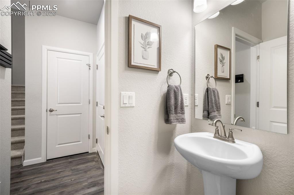 Image 24 of 48: Living Room