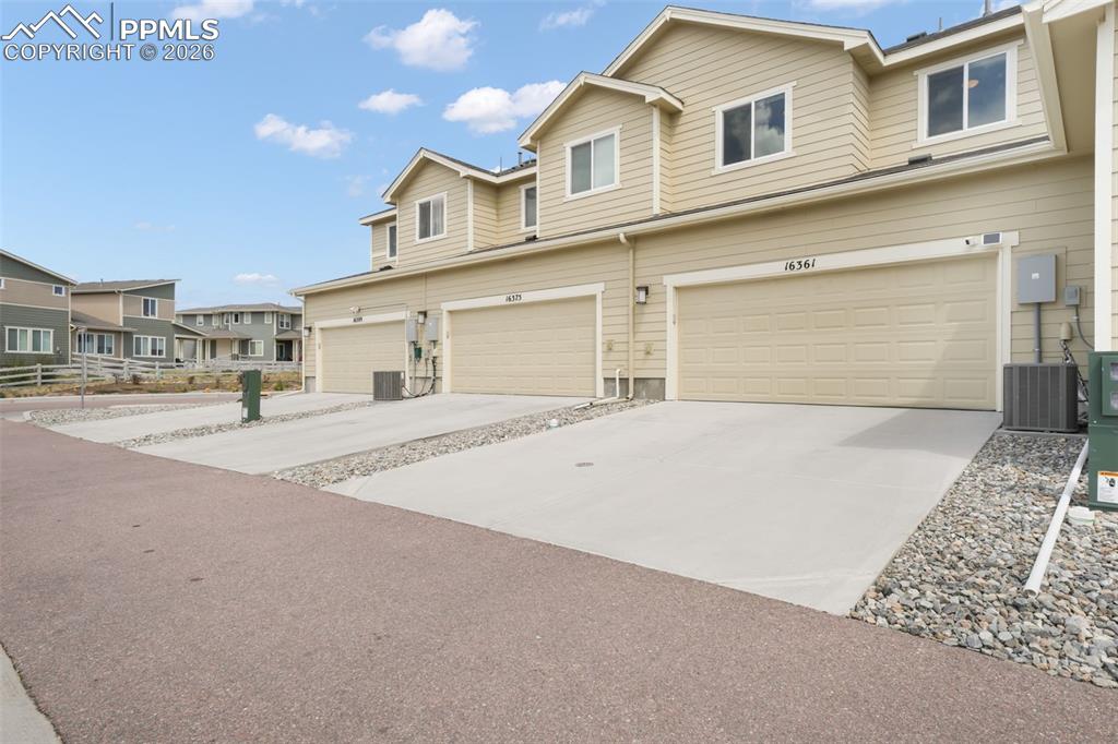 Image 42 of 48: Bedroom