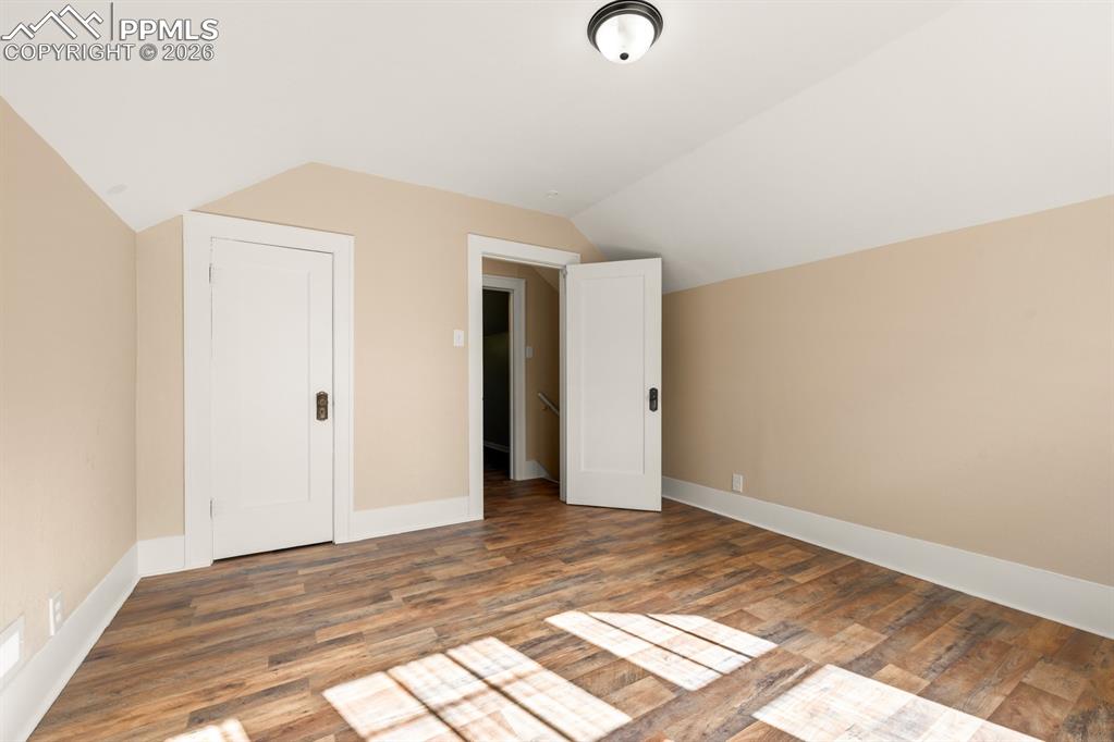 Image 16 of 26: Bonus Room