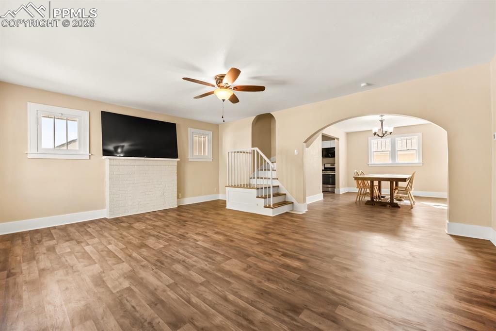 Image 2 of 26: Living Room