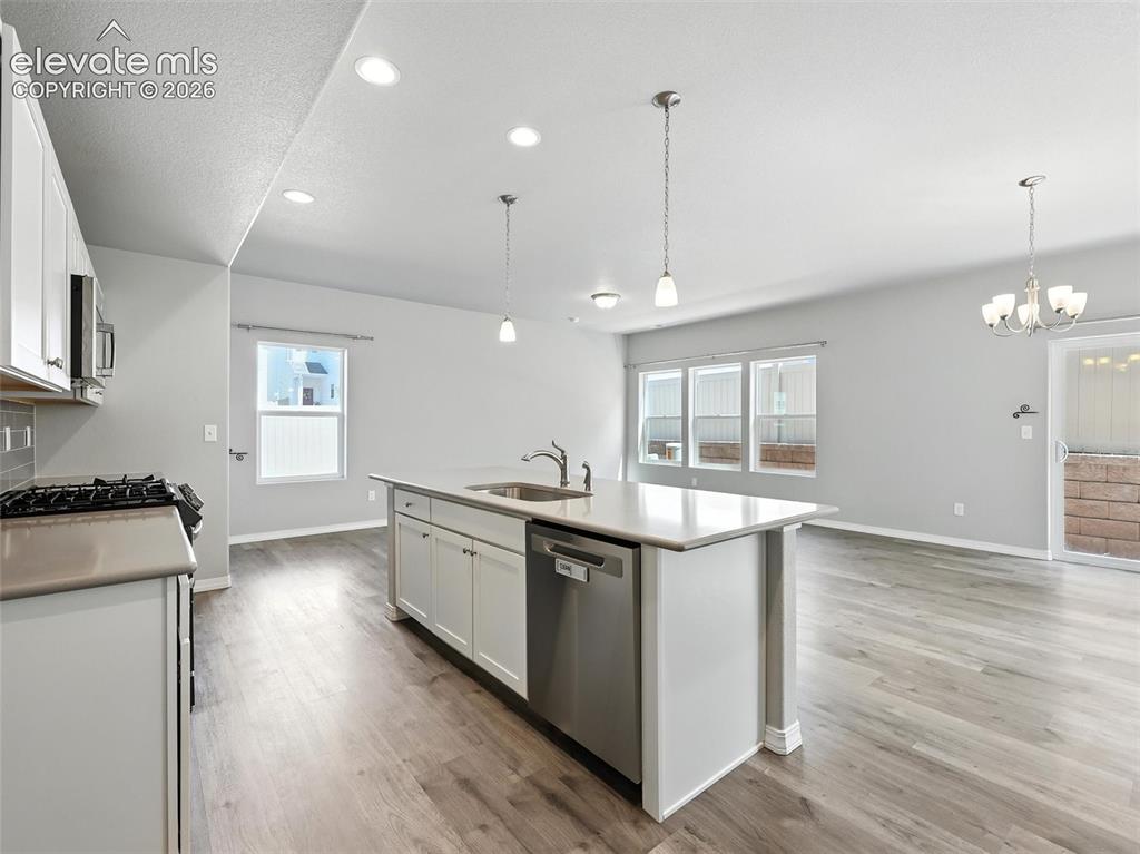 Image 12 of 39: Kitchen