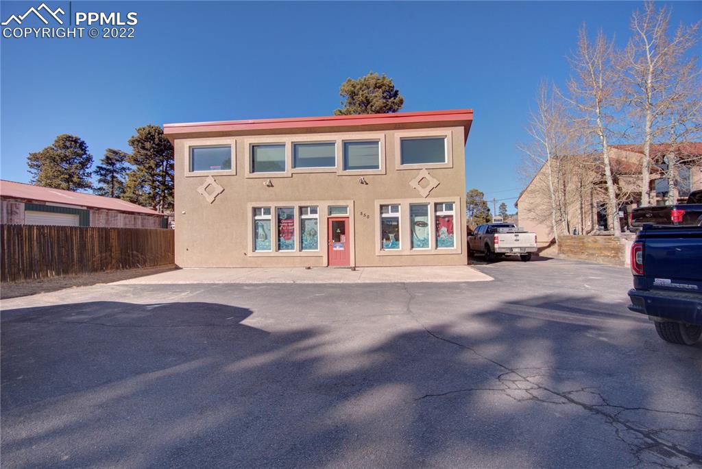 Listing 4227047, Image 2 of 17