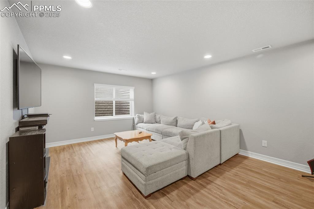 Image 20 of 35: Living Room