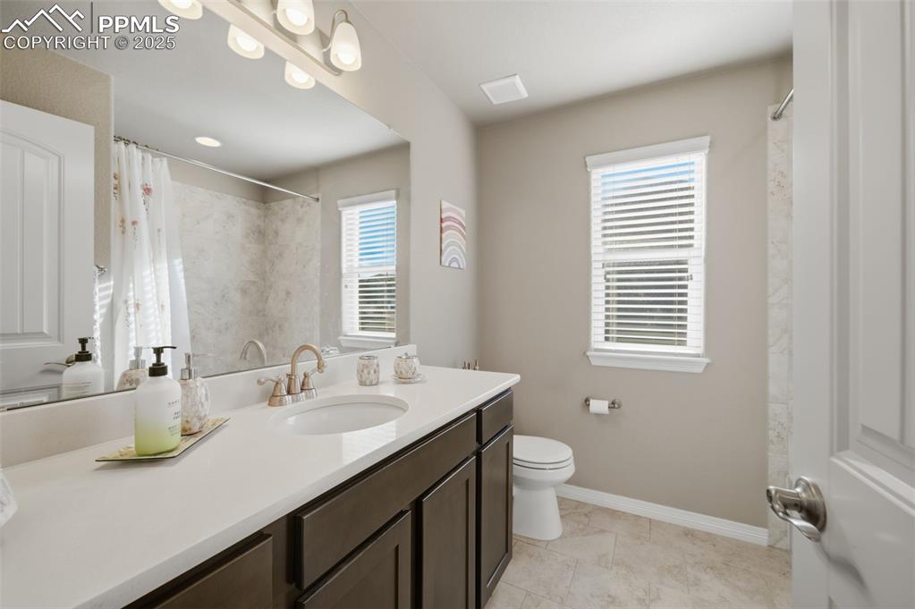 Image 6 of 35: Bathroom