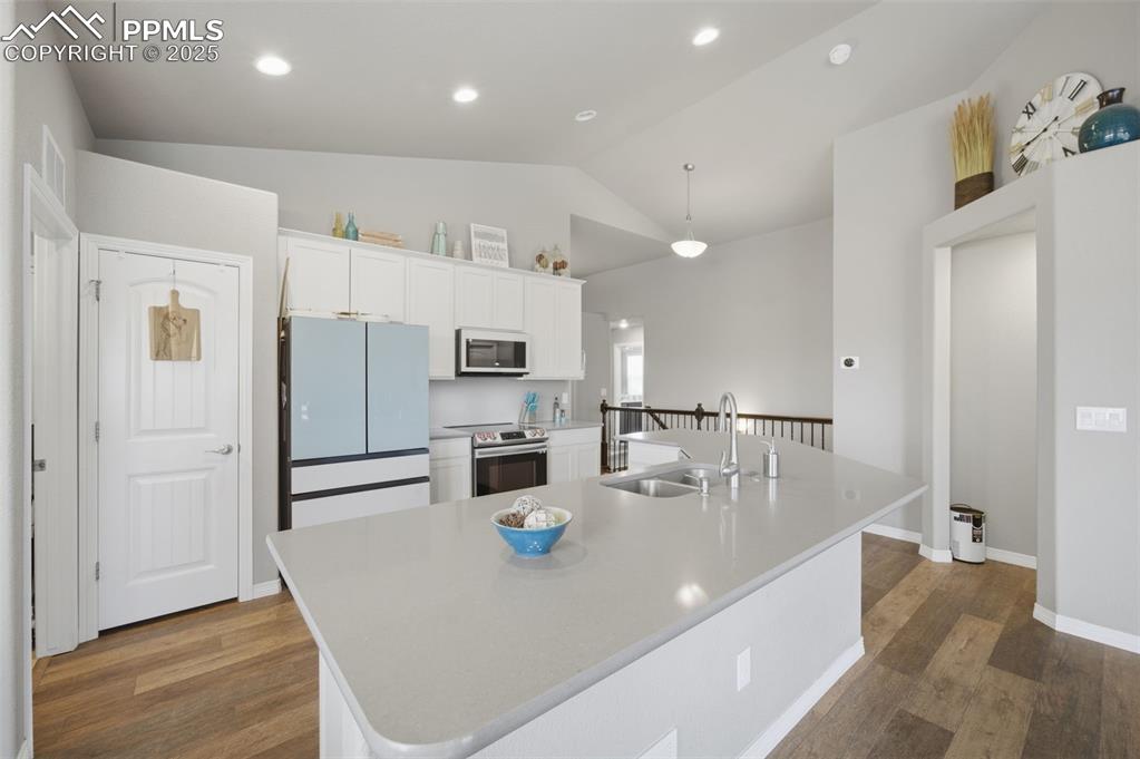 Image 8 of 35: Kitchen