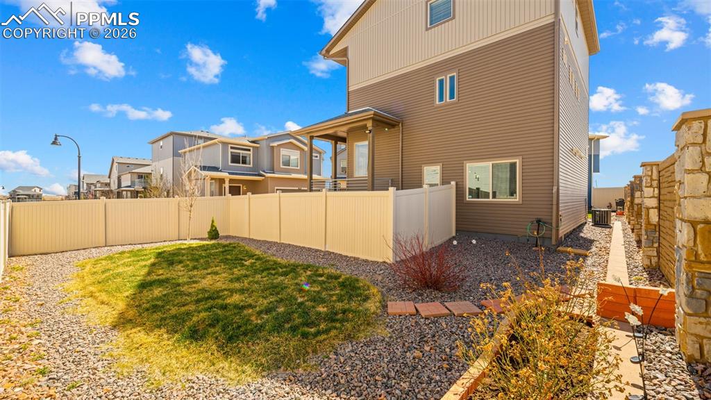 Image 25 of 34: Back of Structure