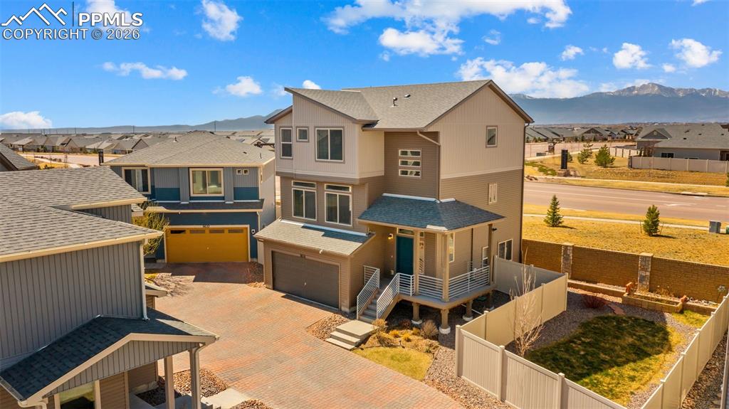 Image 30 of 34: Back of Structure