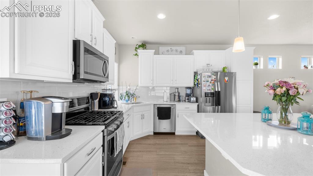 Image 5 of 20: Kitchen