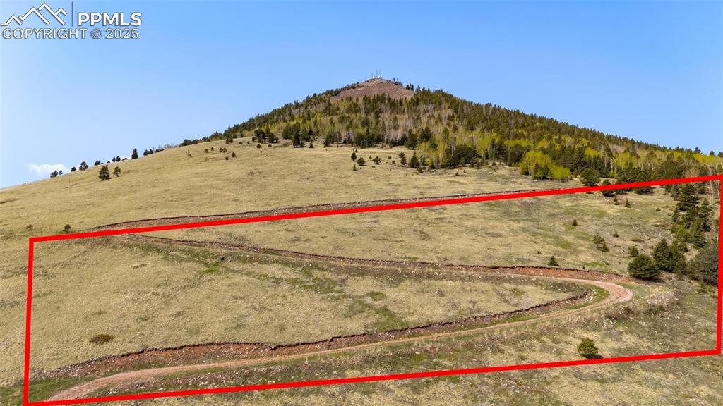 Image 11 of 23: Property Lines are approximate and not a survey.