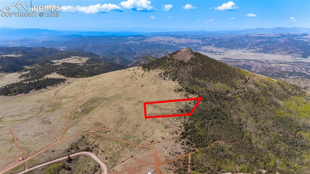 Image 19 of 23: Property Lines are approximate and not a survey.