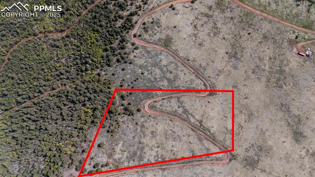 Image 23 of 23: Property Lines are approximate and not a survey.