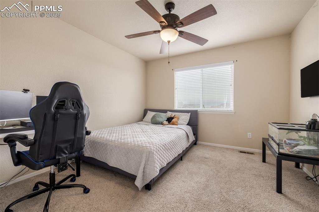 Image 19 of 35: Secondary bedroom with walk in closet