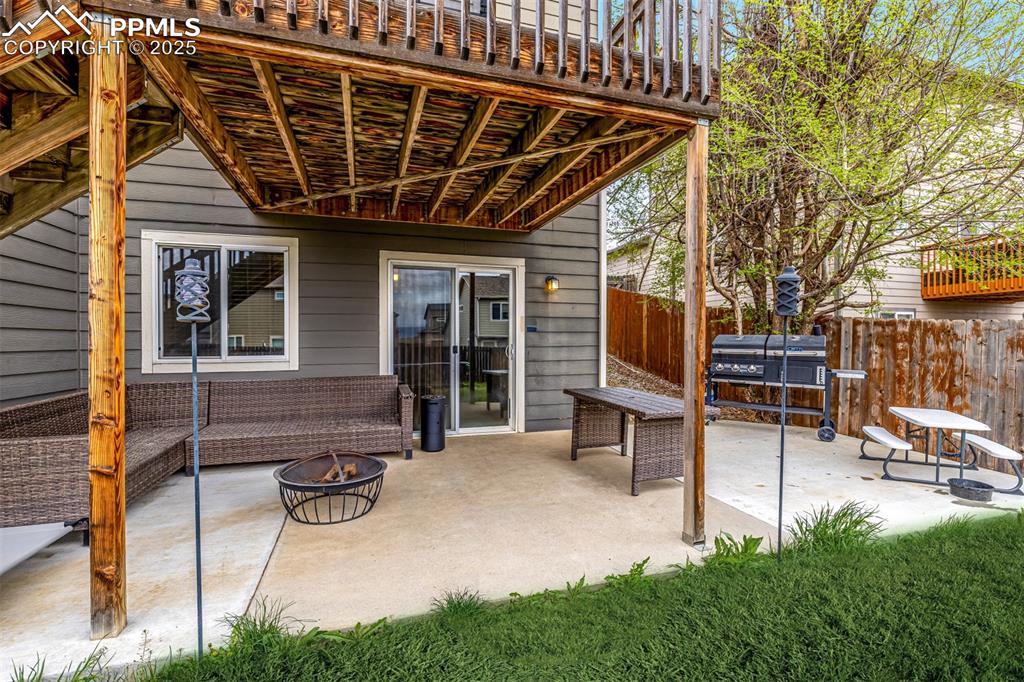 Image 28 of 35: Patio