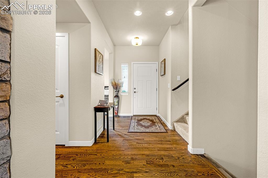 Image 15 of 48: Entry