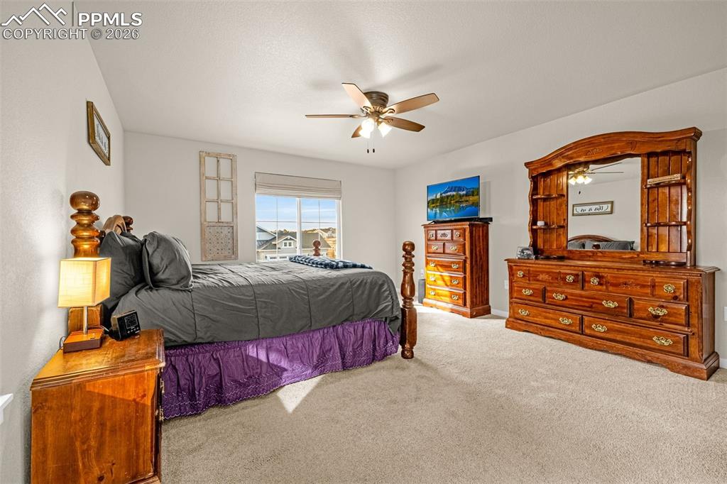 Image 21 of 48: Bedroom