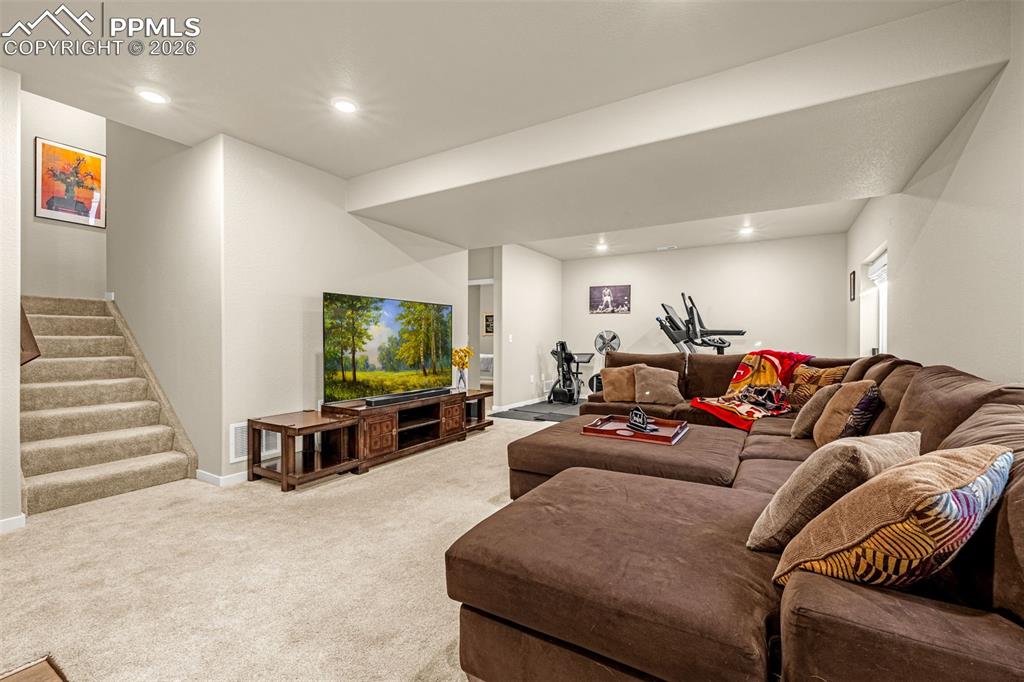 Image 31 of 48: Living Room