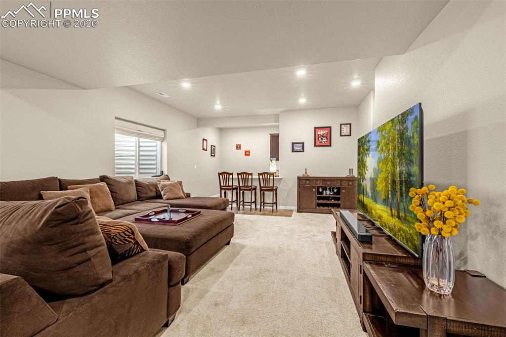 Image 32 of 48: Living Room