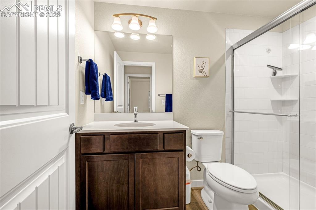 Image 35 of 48: Bathroom