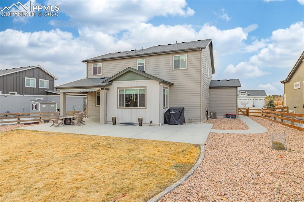 Image 38 of 48: Back of Structure