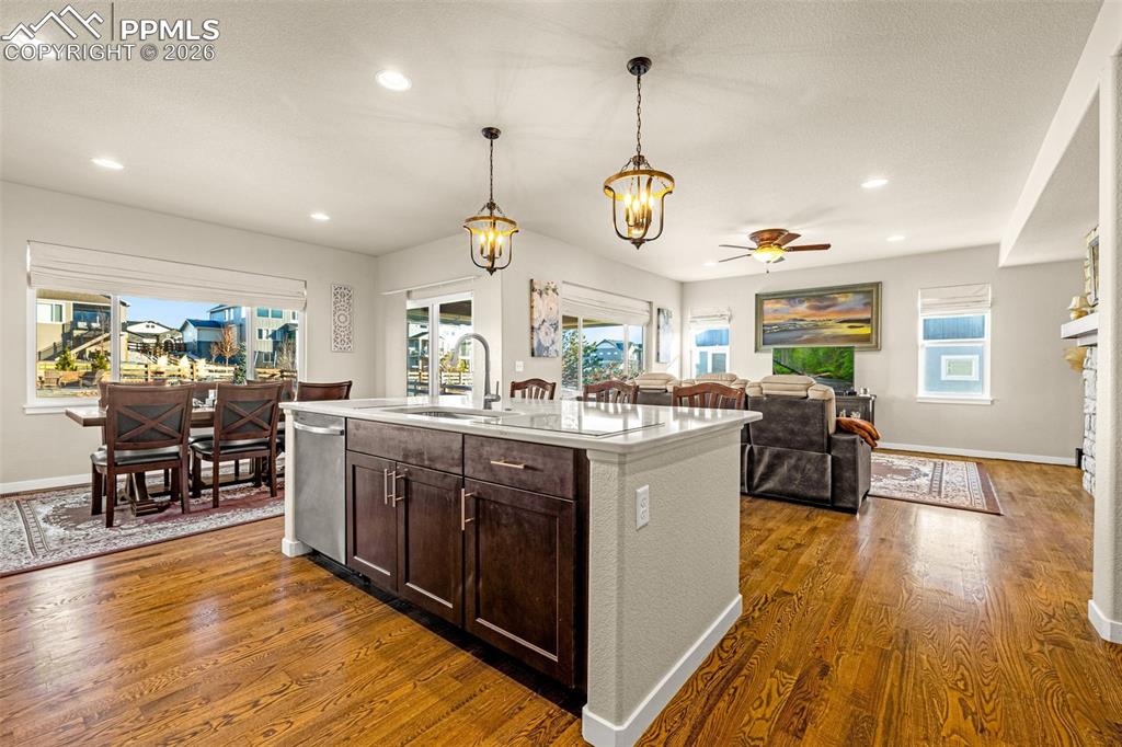 Image 7 of 48: Kitchen