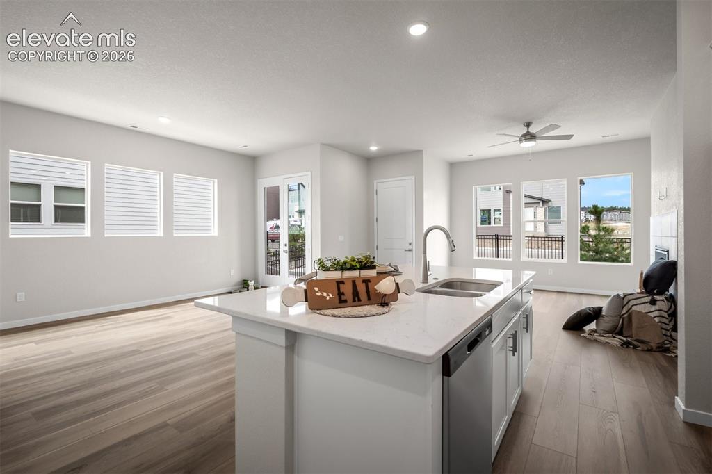 Image 11 of 38: Kitchen