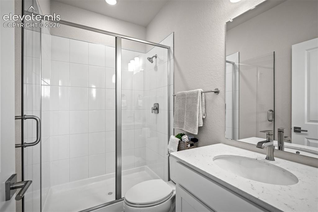 Image 32 of 38: Bathroom