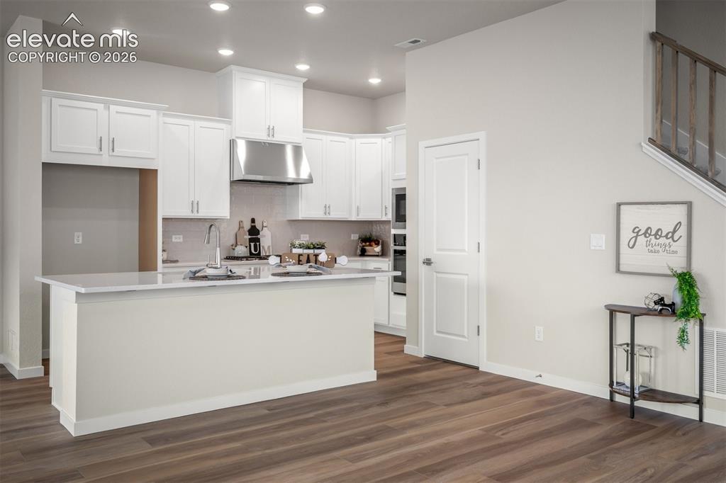 Image 5 of 38: Kitchen
