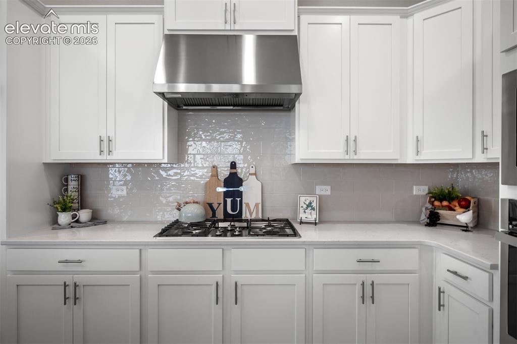 Image 9 of 38: Kitchen