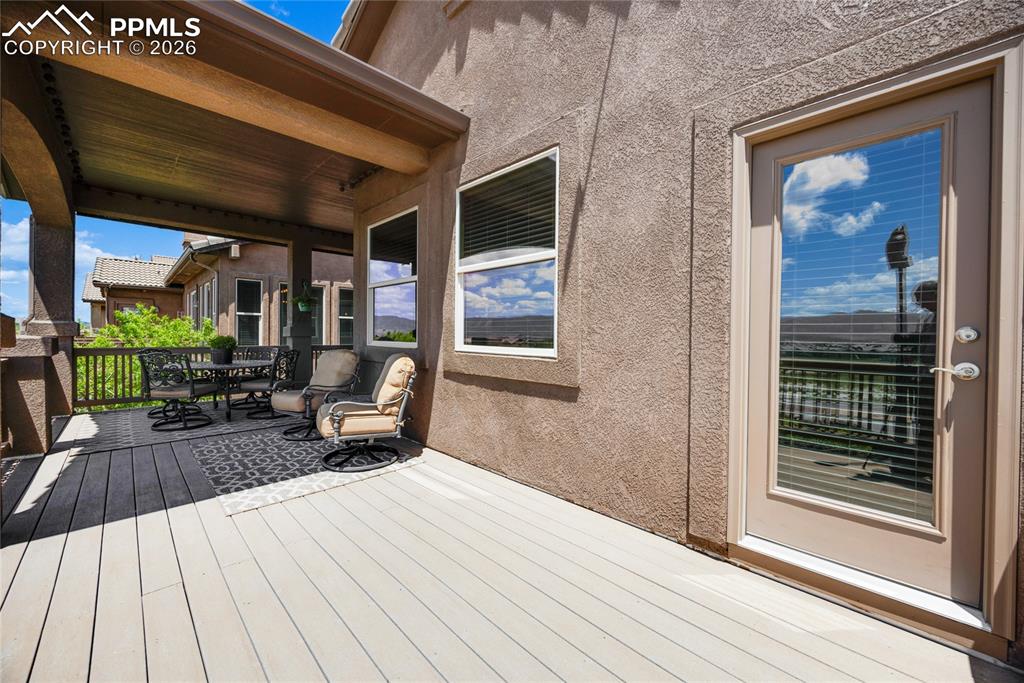 Image 11 of 32: Deck