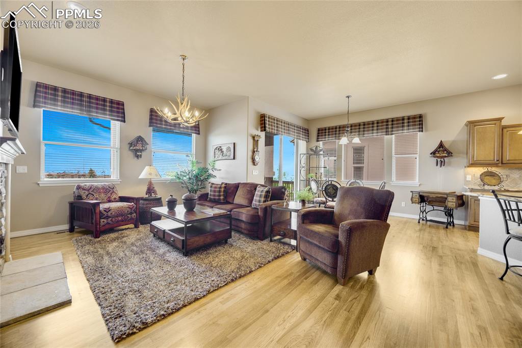 Image 12 of 32: Living Room