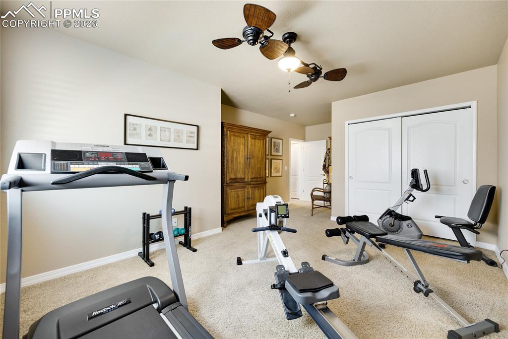 Image 26 of 32: Bedroom