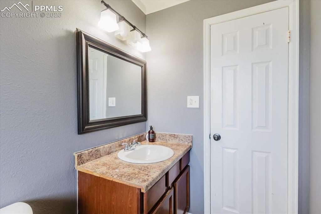 Image 13 of 48: Bathroom