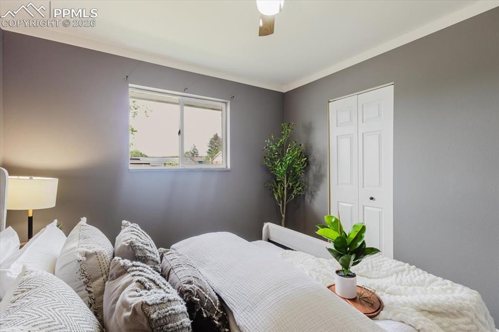 Image 15 of 48: Bedroom