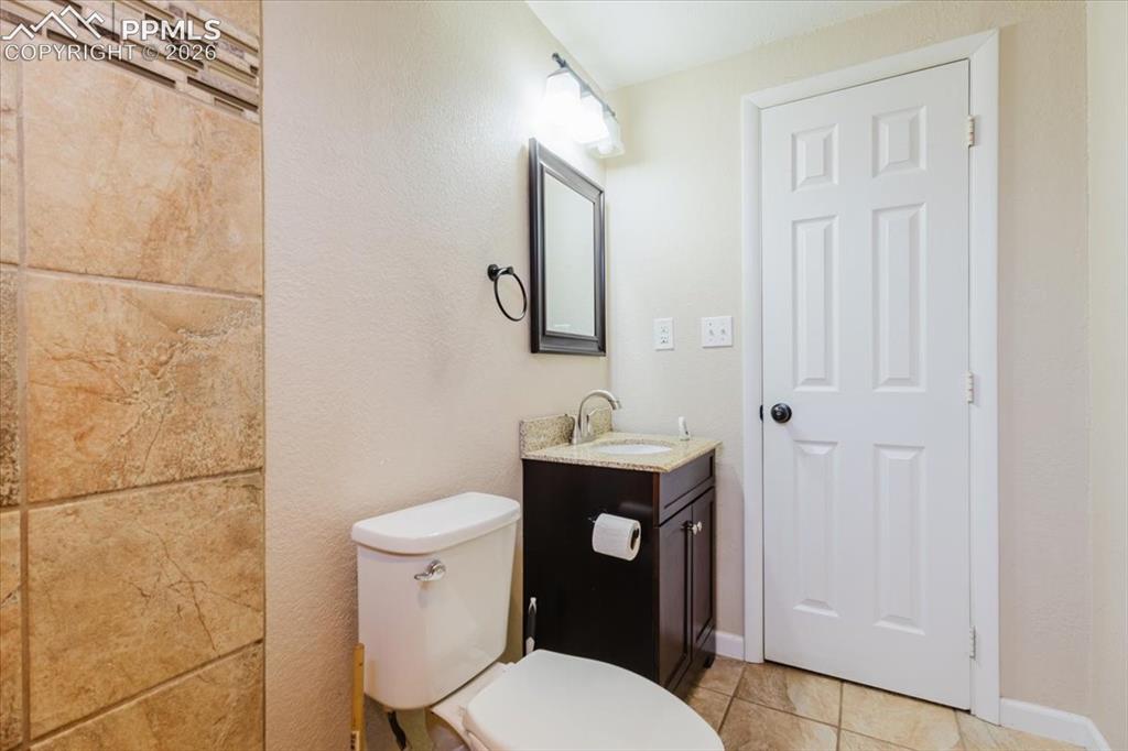 Image 36 of 48: Bathroom