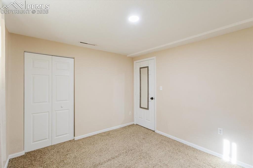 Image 40 of 48: Bedroom