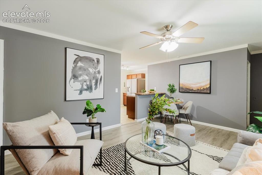 Image 7 of 48: Sitting Room