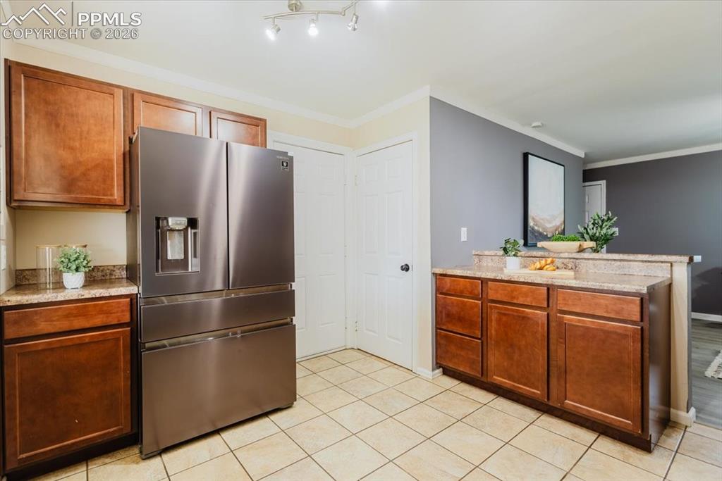 Image 8 of 48: Kitchen