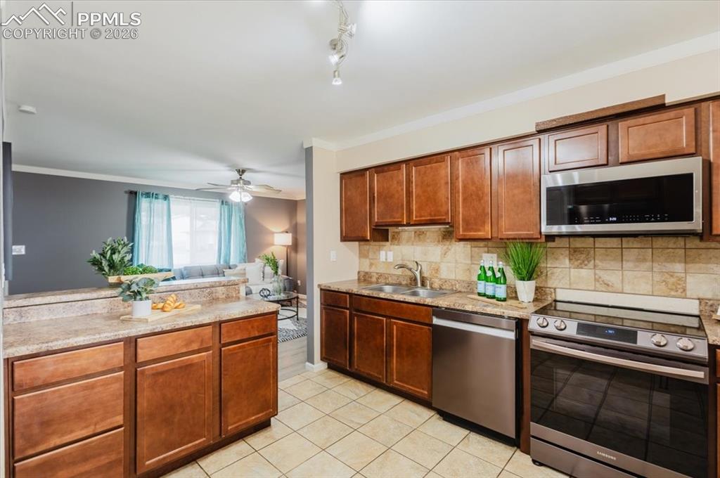 Image 9 of 48: Kitchen