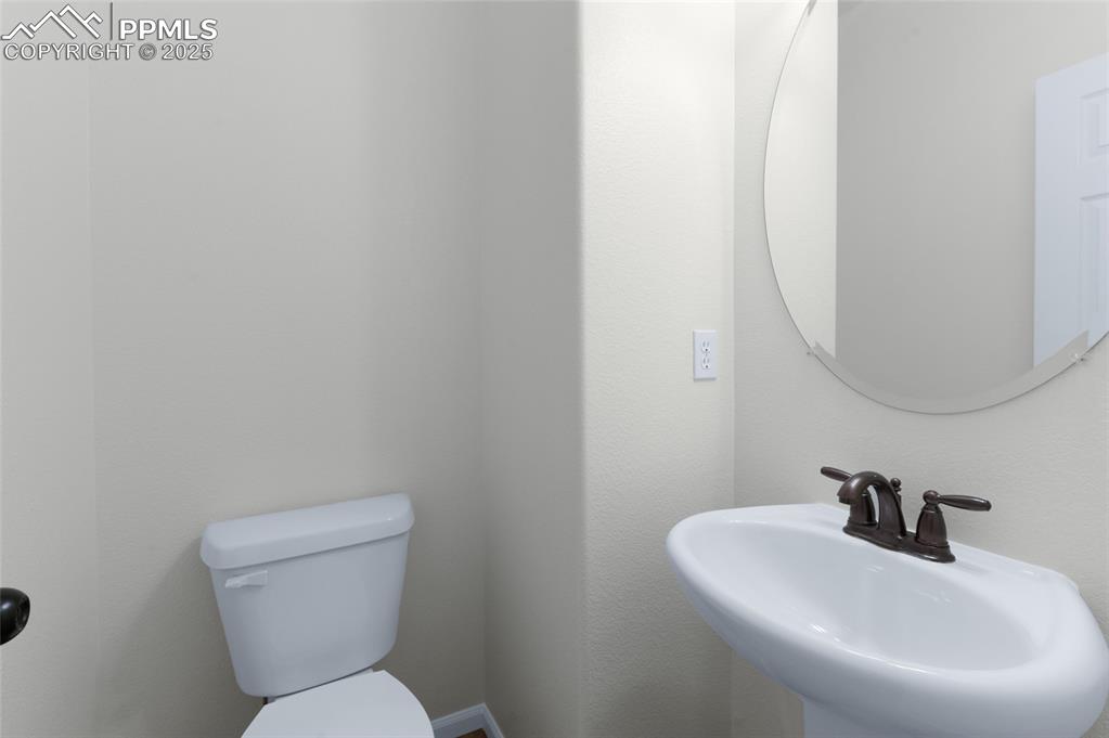 Image 14 of 29: Bathroom