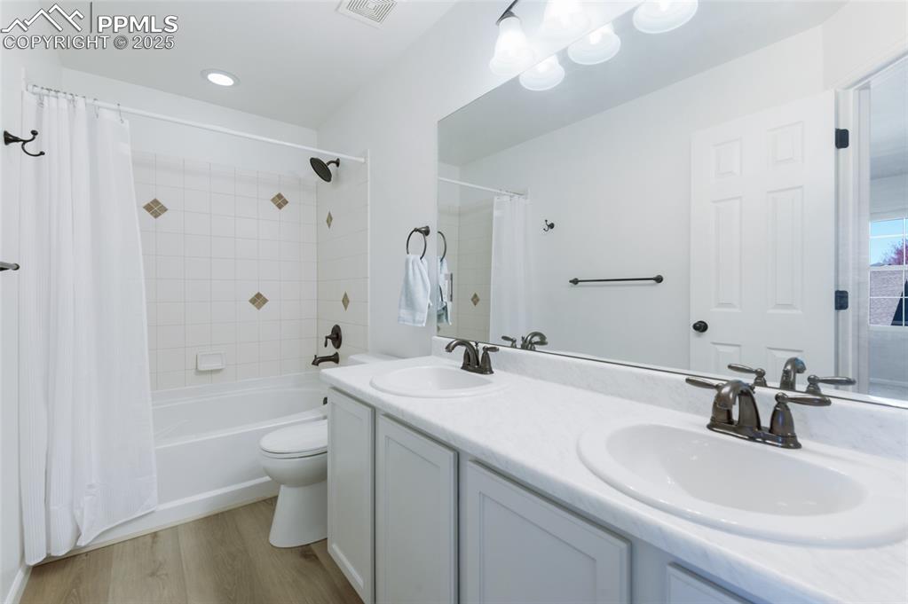 Image 19 of 29: Master Bathroom