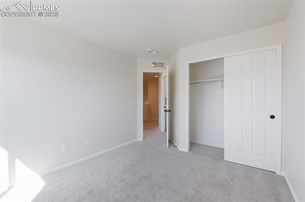 Image 26 of 29: Bedroom