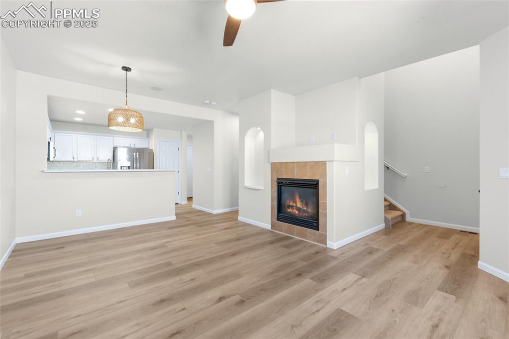 Image 4 of 29: Living Room