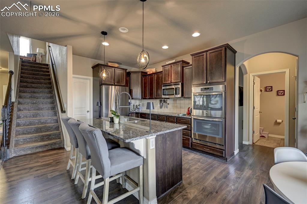 Image 15 of 47: Kitchen