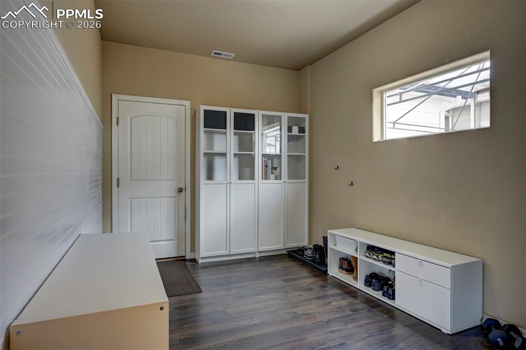 Image 20 of 47: Mud Room